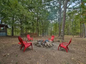 Wright City Cabin w/ Fire Pit + Forest Views!