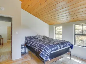 Updated Cabin in Lewiston Historical District!