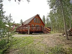 Red Fox 3 Bedroom Cabin