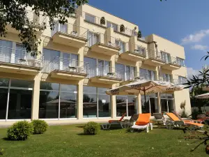 Két Korona Konferencia és Wellness Hotel