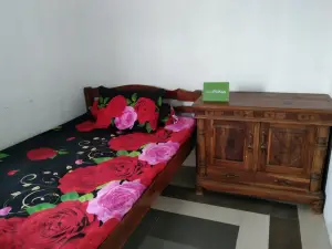 Kost Putri Rochmadewi