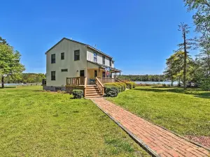 Luxe Waterfront Home: Kayak, Canoe, Grill + More!