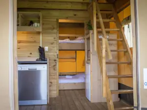 Well Furnished Tent Lodge with Terrace Near Veluwe