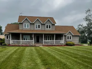 Beautiful House On Grass Runway With Fly-In/Fly-Out Access