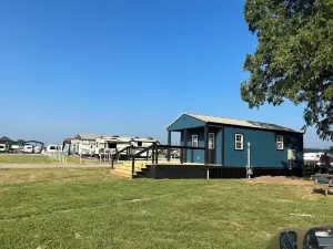 The Tackle Box at Reelfoot Lake, 1 bed 1 bath Tiny House Pet Friendly