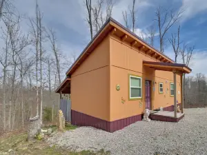 Bring a Pet: Peaceful Frenchburg Cabin on 1 Acre