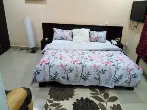 Dabotov Hotel and Suites