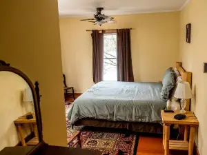 The Long View Lodge