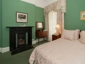Ivyleigh House