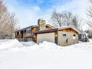 Fire Pit and Yard Peaceful Northcountry Getaway!