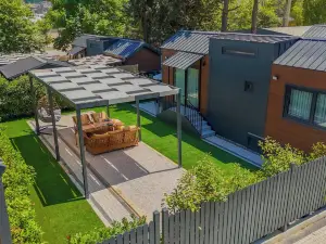 Baronet Tiny House Boutique Hotel