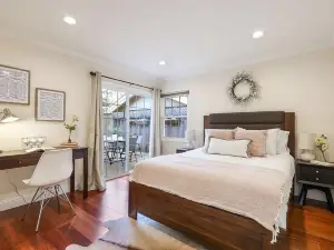 Gorgeous entire house in a Safe & Quiet Neighborhood (SFO/SF/Bart)
