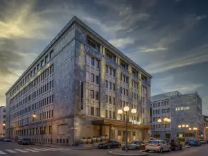 阿萊格羅塔利亞金色宮殿酒店