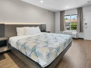 โมเทล 6 ลาเมซา แคลิฟอร์เนีย