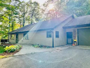 Spacious Northwoods Getaway!