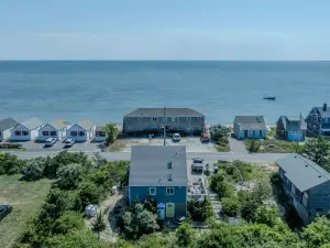 Dazzling Sunsets and Water Access - Stunning Coastal Escape