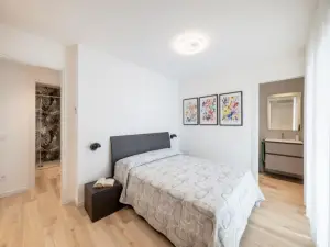 Elegant Downtown Hideaway