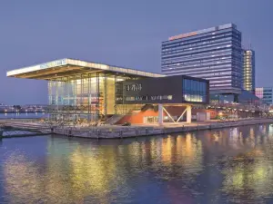 Mövenpick Hotel Amsterdam City Centre