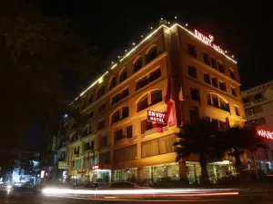 Envoy Continental Hotel