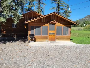 Chinook Cabins & RV Park