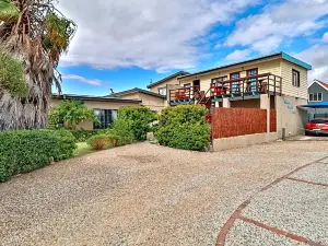 Fisherhaven Travellers Lodge