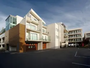 The Waves Apartments