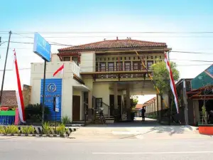 Grand Cepu Hotel