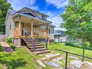 Cozy Ishpeming Cottage w/ Lake & Park Views!