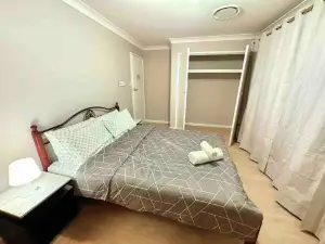 5 Bedroom 3 Bathroom House with Pool, Spa, Voice-Control Smart Home and Game Room
