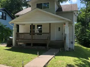 Conveniently Located Modern Home -- Downtown-River-Casino-SEMO-Hospital