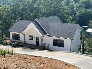 Brand New! Lakefront, minimal steps to water. Large private dock, Chef's kitchen