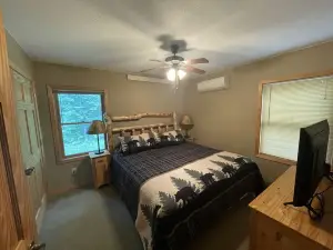 Newer Lake Vermilion - Pike Bay/Pike River Home. Includes Satellite TV and WiFi
