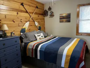 Fish Hook Cabin-Cozy cabin on Lake Osakis with sunsets, fishing & nature abound