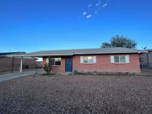 Home in Charming town of Willcox, Wine Capital of Arizona.