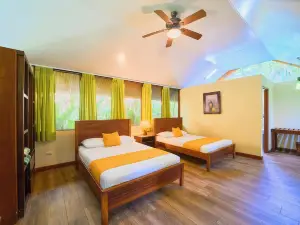 Aninga Lodge