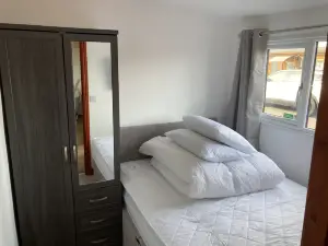 2br-sleeps3-parking-nearbeach
