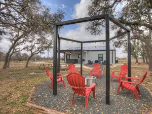 Hill Country Hideaway with Fire Pit and Hot Tub!