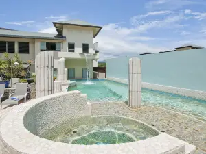 Mantra in the Village Port Douglas