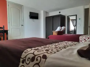 Hotel & Suites Cerro Roj0