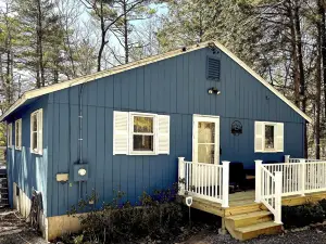 Private Lakefront Cottage  A Step Away from a Large Sandy Beach!