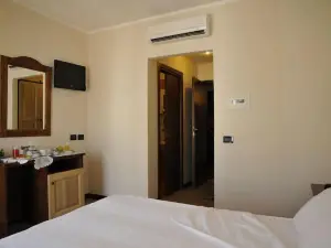 Hotel Fly