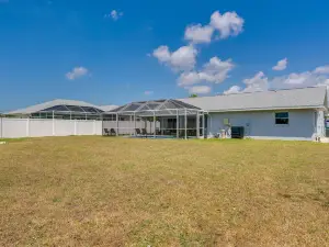 Port Charlotte Home w/ Pool - 8 Mi to Beaches!