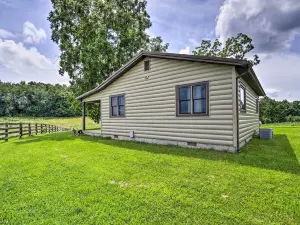 McArthur Cabin Peaceful Getaway on Farm!