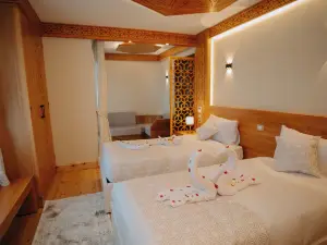 Azhar Dahabiya luxury suites