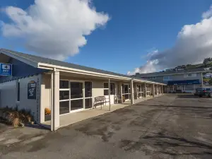 AAA Thames Court Motel