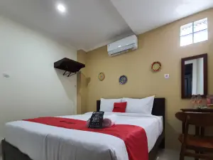 RedDoorz Syariah Near Solo Square Mall