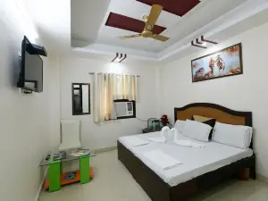 Hotel Frank Inn @2 Min Walking Distance from Railway Stn