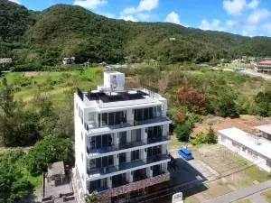 Hundred Days Hotel