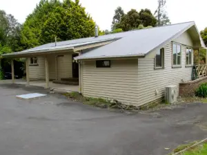 Lake Rotoehu Accommodation - Lake Rotoehu Home