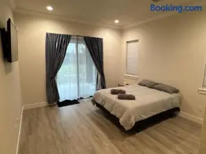 Three Bedroom River Access